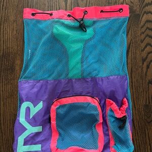 TYR swim cinch bag.  Great used condition. Dog friendly smoke free home.